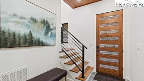Entry Way - 114 Windridge Rd, Beech Mountain, NC 28604 photo 2 of 2