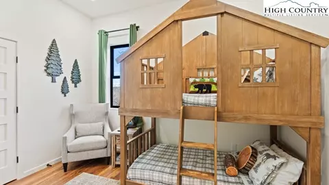 Bedroom - 114 Windridge Rd, Beech Mountain, NC 28604 photo 7 of 8