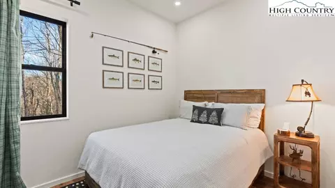 Bedroom - 114 Windridge Rd, Beech Mountain, NC 28604 photo 6 of 8
