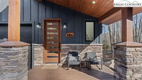 Exterior - 114 Windridge Rd, Beech Mountain, NC 28604 photo 8 of 15