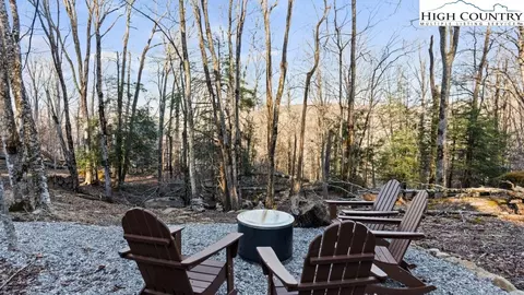 Exterior - 114 Windridge Rd, Beech Mountain, NC 28604 photo 1 of 15