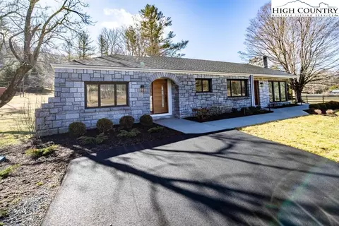 115 Balsam Ln, Banner Elk, NC 28604