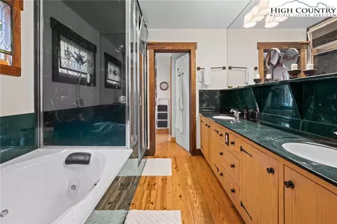 Bath - 149 Forestridge Dr, Boone, NC 28607 photo 1 of 3