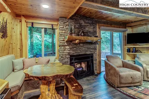 64 Creekside Dr #A, Banner Elk, NC 28604