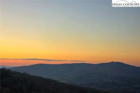 303 Sugar Top Dr #2303, Sugar Mountain, NC 28604