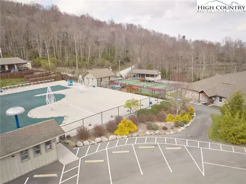 217 Overbrook Trl, Beech Mountain, NC 28604 photo 12