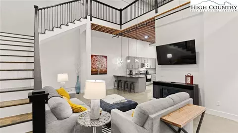 215 S Jefferson Station Pl #210, West Jefferson, NC 28694
