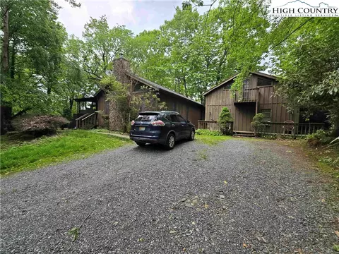 199 Brooker St, Blowing Rock, NC 28605