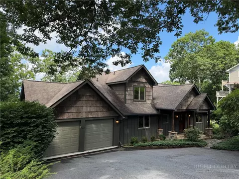 368 Spruce Pine Trl, Blowing Rock, NC 28605