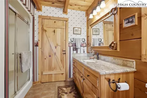Bath - 130 Hawkbill Rd, Ferguson, NC 28624 photo 1 of 5