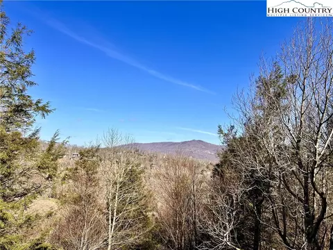 367 Skyleaf Dr #D-4, Sugar Mountain, NC 28604