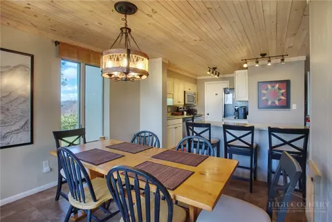 367 Skyleaf Dr #D-4, Sugar Mountain, NC 28604