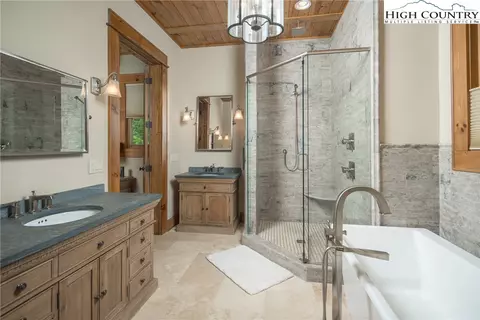 Bath - 228 Goldenrod Rd, Boone, NC 28607 photo 2 of 7