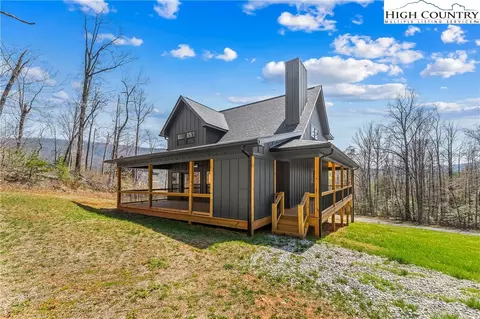 189 Clinchfield Gap Rd, Marion, NC 28752
