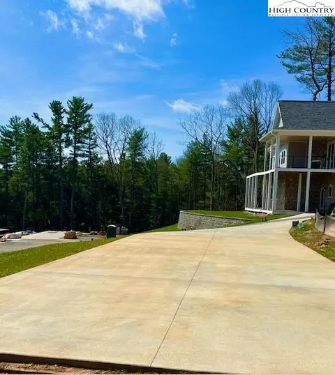 171 Gleneagles North Dr, Roaring Gap, NC 28668
