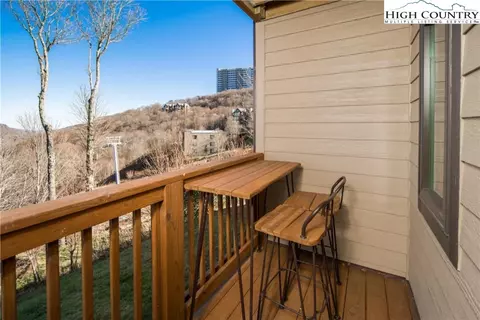 102 Sugar Ski Dr #215, Sugar Mountain, NC 28604