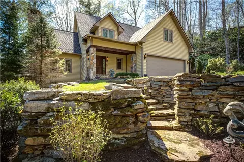 119 Blackberry Ln, Boone, NC 28607