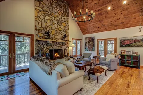 Living - 119 Blackberry Ln, Boone, NC 28607 photo 2 of 7