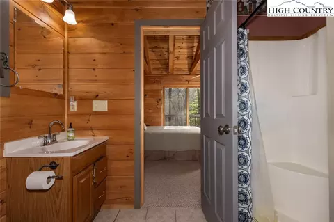 Bath - 268 Roaring Rdg, Deep Gap, NC 28618 photo 5 of 5