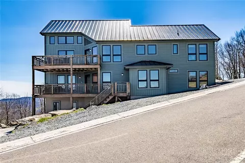 Exterior - 105 Skiloft Rd, Beech Mountain, NC 28604 photo 6 of 13