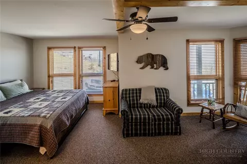 Bedroom - 105 Skiloft Rd, Beech Mountain, NC 28604 photo 2 of 7