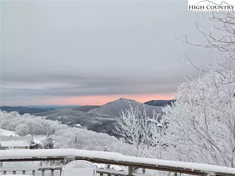 Exterior - 105 Skiloft Rd, Beech Mountain, NC 28604 photo 3 of 13