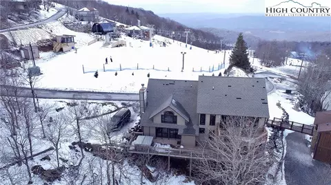 105 Skiloft Rd, Beech Mountain, NC 28604