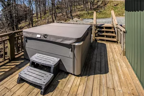 Exterior - 105 Skiloft Rd, Beech Mountain, NC 28604 photo 13 of 13
