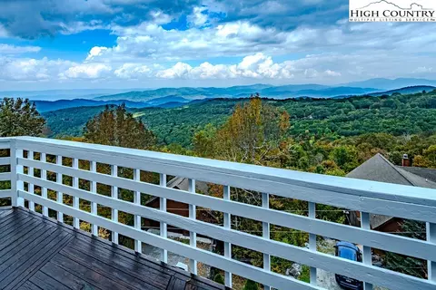 206 Pinnacle Ridge Rd, Beech Mountain, NC 28604