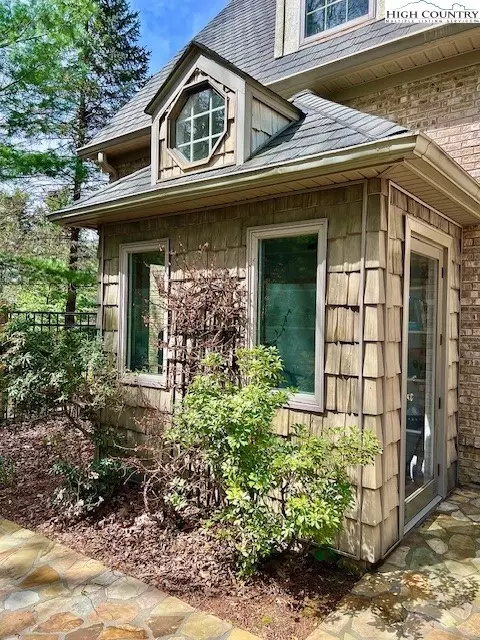 Exterior - 164 St Andrews Dr, Roaring Gap, NC 28668 photo 1 of 3