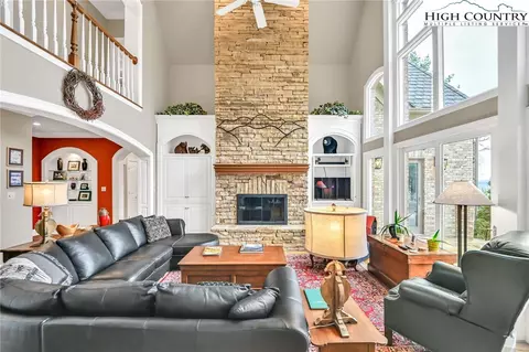 Living - 164 St Andrews Dr, Roaring Gap, NC 28668 photo 2 of 3