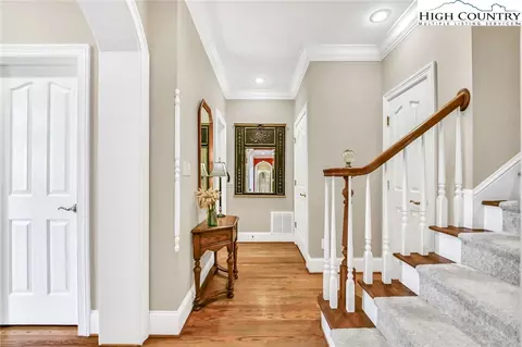 Entry Way - 164 St Andrews Dr, Roaring Gap, NC 28668 photo 2 of 4