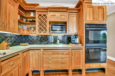 Kitchen - 164 St Andrews Dr, Roaring Gap, NC 28668 photo 4 of 5