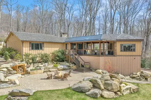 107 Rock Ledge Ln, Linville, NC 28646