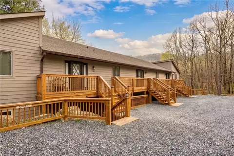 106 W Pond Creek Rd #A, Beech Mountain, NC 28604