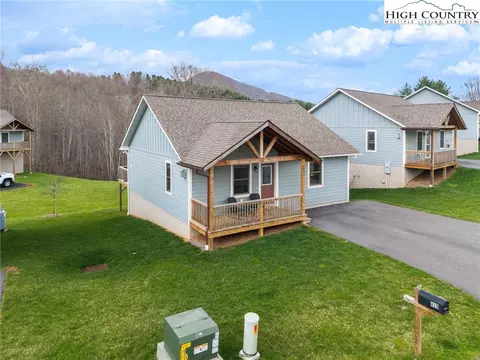 429 Townhomes Pl #18, Boone, NC 28607