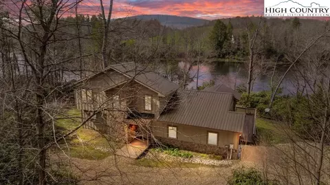 342 Ripshin Lake Rd, Roan Mountain, TN 37687
