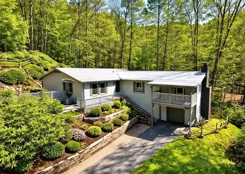 913 Winterberry Trl, Boone, NC 28607