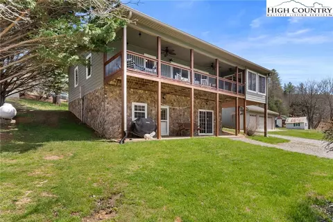 1044 Jackson Dr, Piney Creek, NC 28663