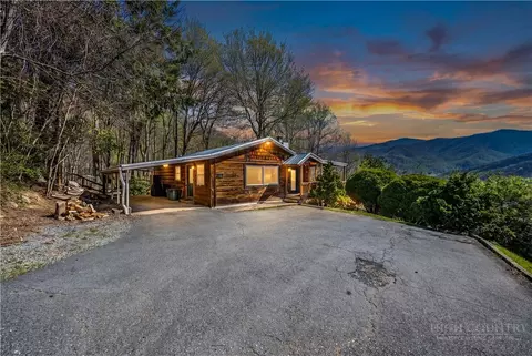 184 Dutch Treat Rd, Banner Elk, NC 28604