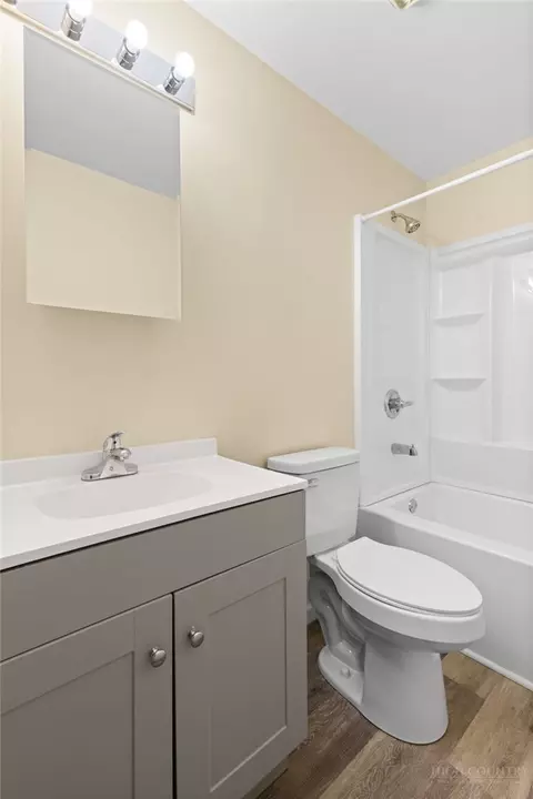 Bath - 128 Zeb St #A-104, Boone, NC 28607 photo 2 of 4