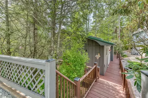 174 Spruce Pine Rd, Newland, NC 28657