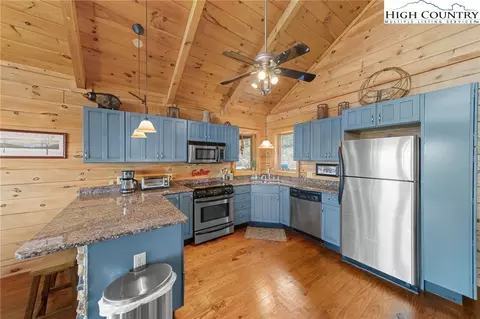 Kitchen - 196 Eagle Nest Rd, Purlear, NC 28665 photo 2 of 2