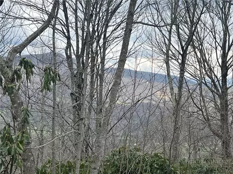 107 Elk River Pkwy, Banner Elk, NC 28604