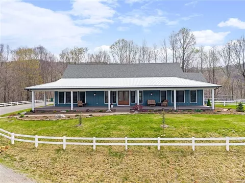 8406 Three Top Rd, Todd, NC 28684