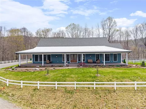 8406 Three Top Rd, Todd, NC 28684