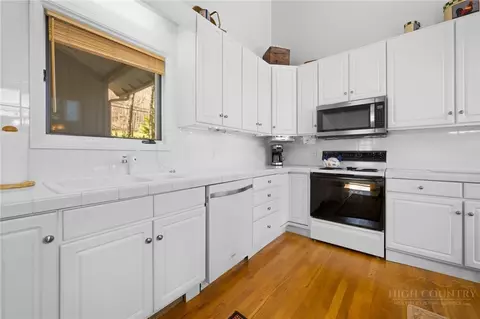 Kitchen - 1310 Beech Mountain Pkwy, Beech Mountain, NC 28604 photo 1 of 1