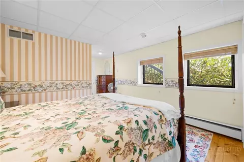 Bedroom - 1310 Beech Mountain Pkwy, Beech Mountain, NC 28604 photo 6 of 8
