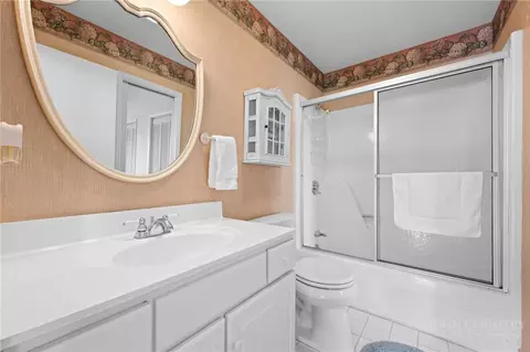 Bath - 1310 Beech Mountain Pkwy, Beech Mountain, NC 28604 photo 1 of 4