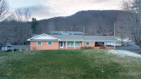 119 Forest Hill Dr, West Jefferson, NC 28694